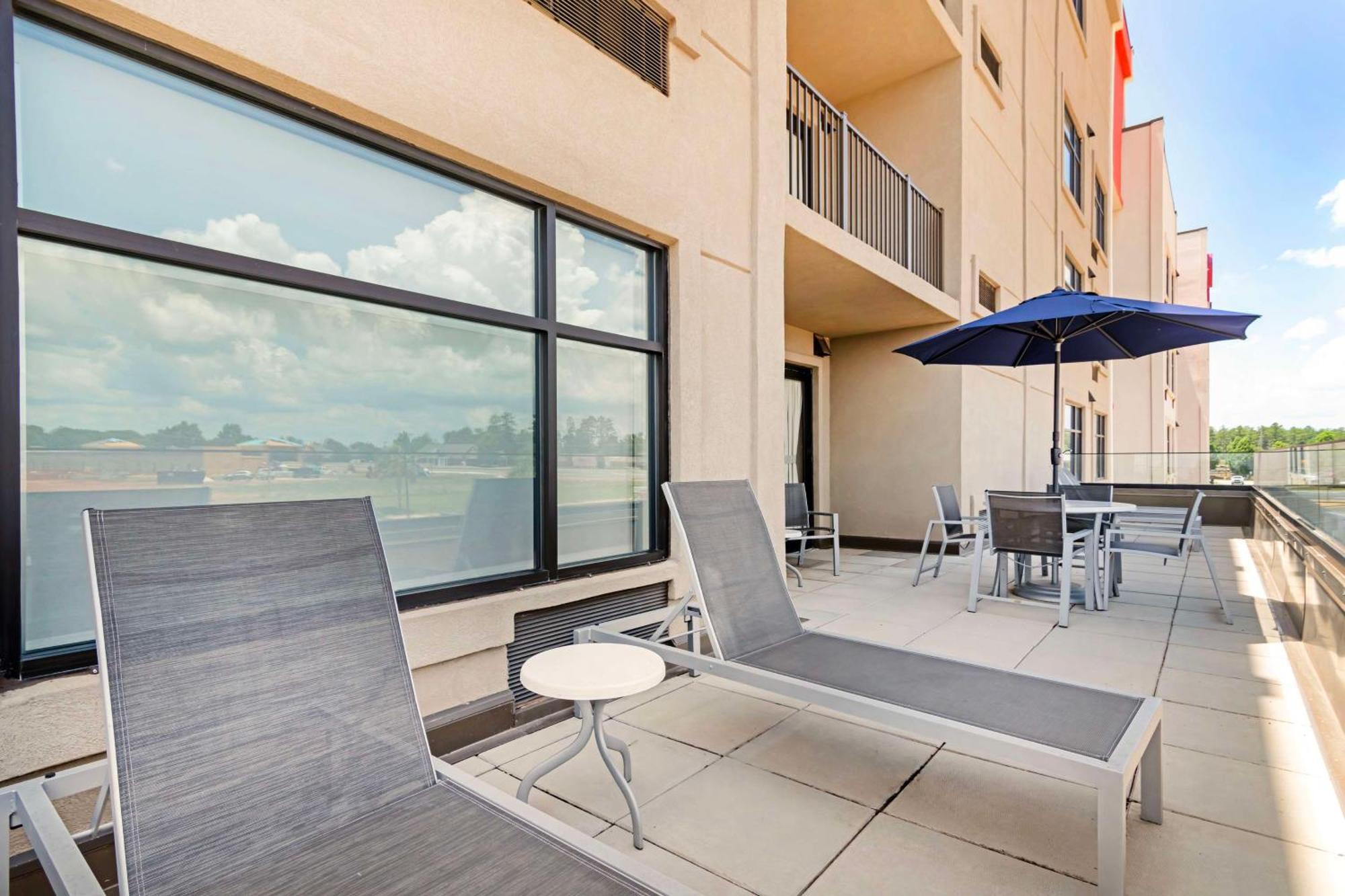 Best Western Plus Executive Residency Rigby'S Water World Hotel Warner Robins Exterior photo